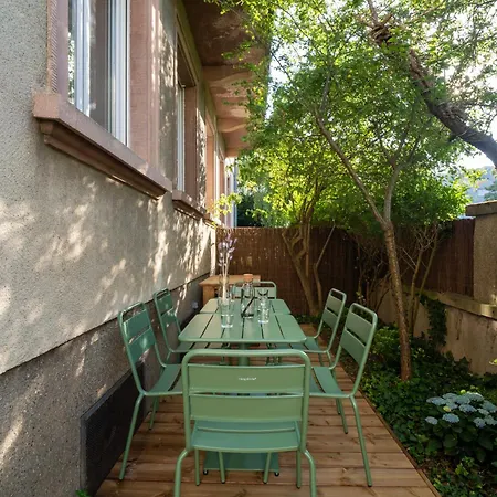 2 Bedrooms & Terrace - Fully Air-conditioned - King Size Beds Apartment *